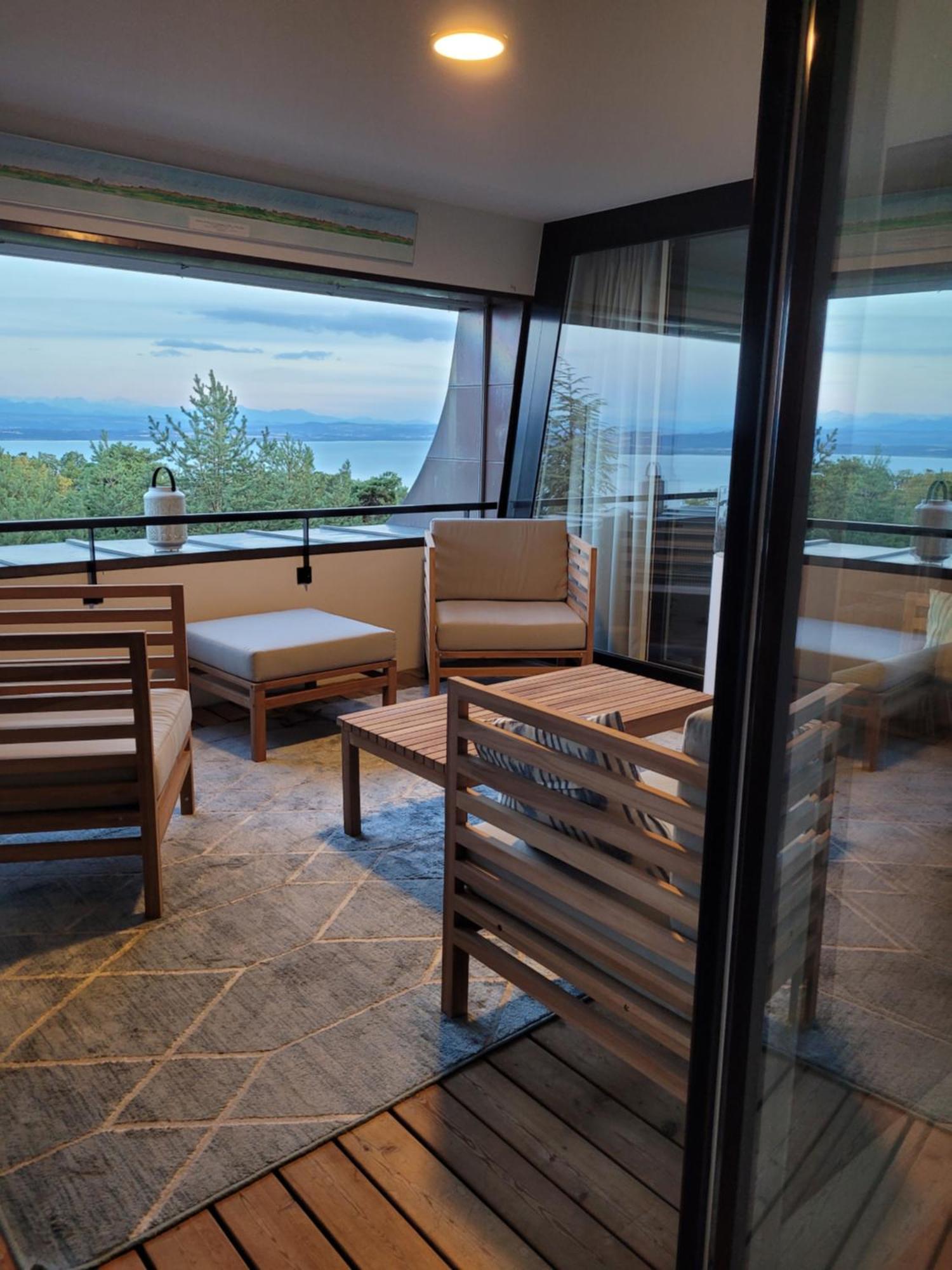 3-Bedroom Apartment With Spectacular View Neuchâtel Buitenkant foto